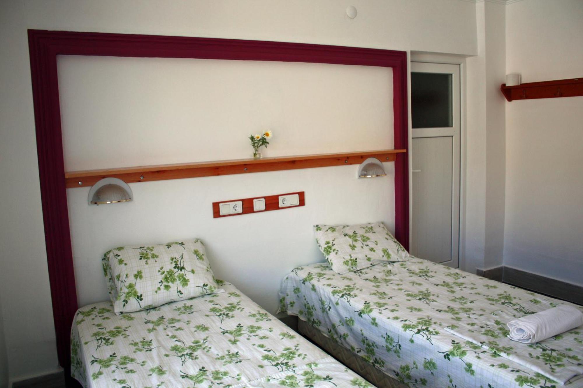Rose Hotel B&B باتارا الغرفة الصورة